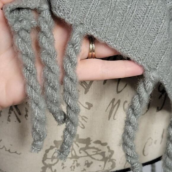 Sonoma Gray Acrylic Blend Ribbed Knit Fringed Scarf One Size - Picture 3 of 5
